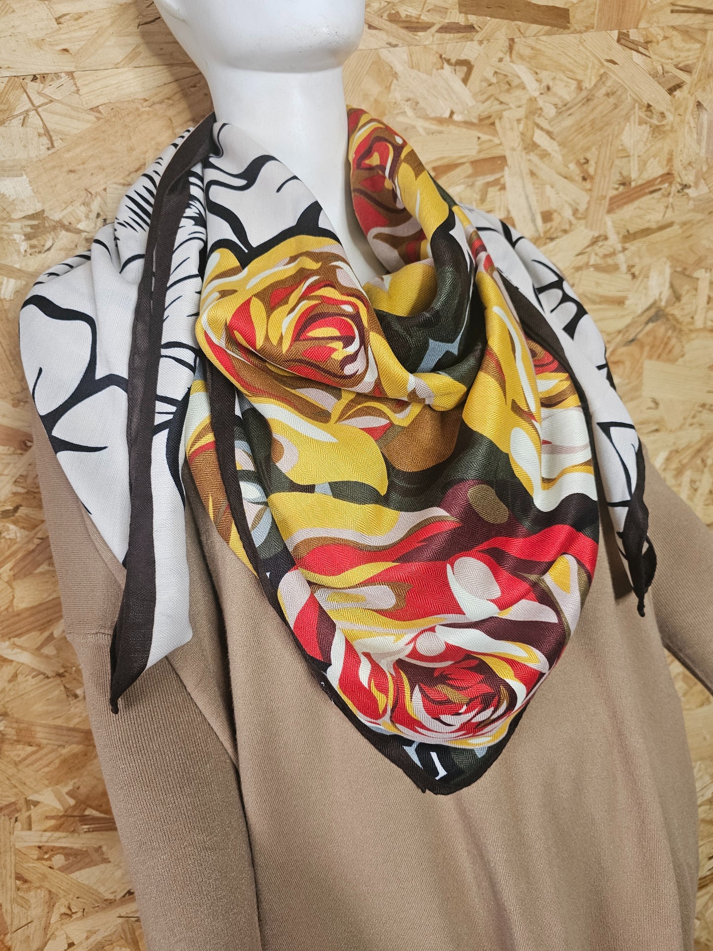 Etole grosses fleurs stylisées