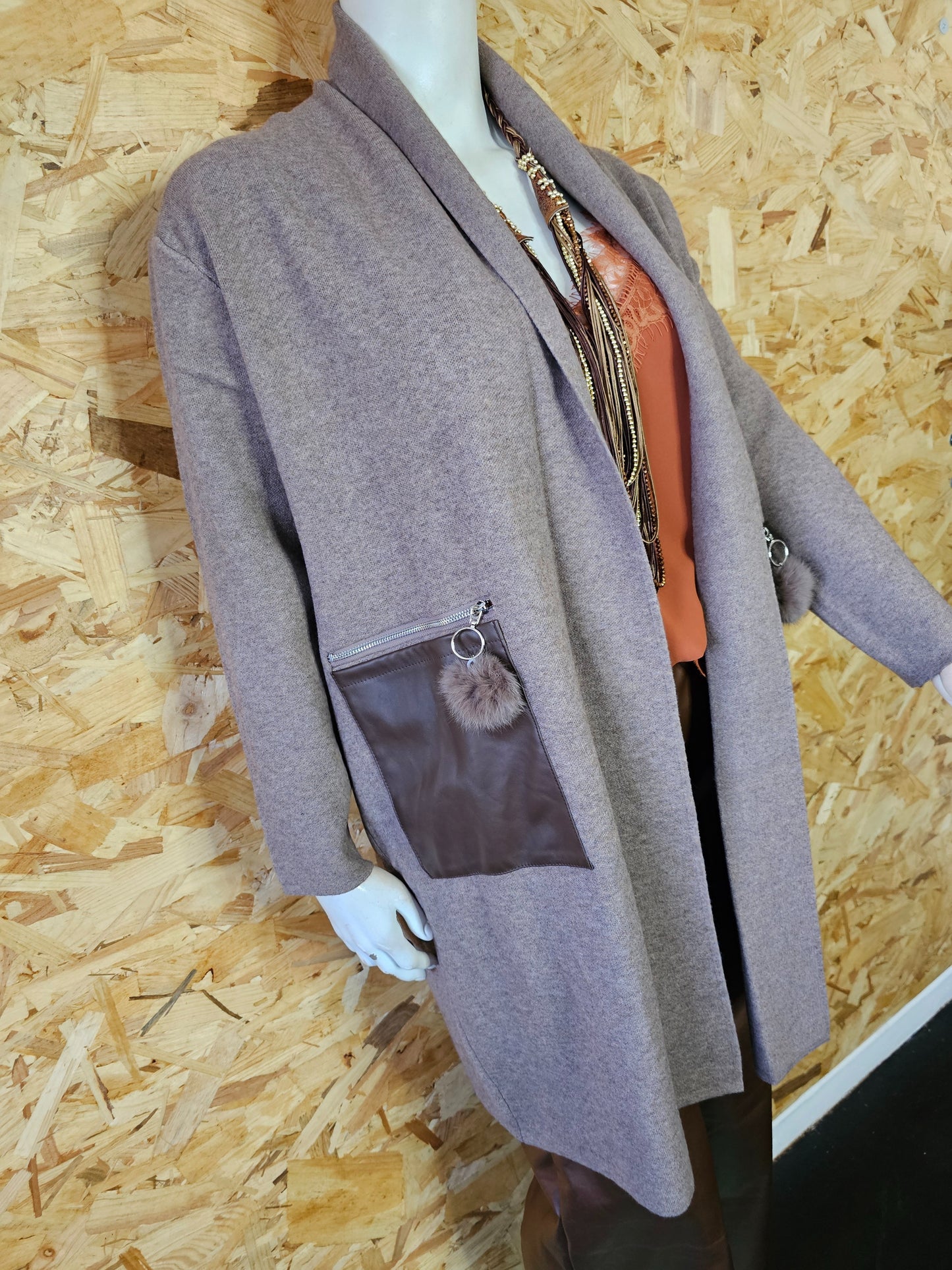 Veste longue en lainage et poches simili cuir