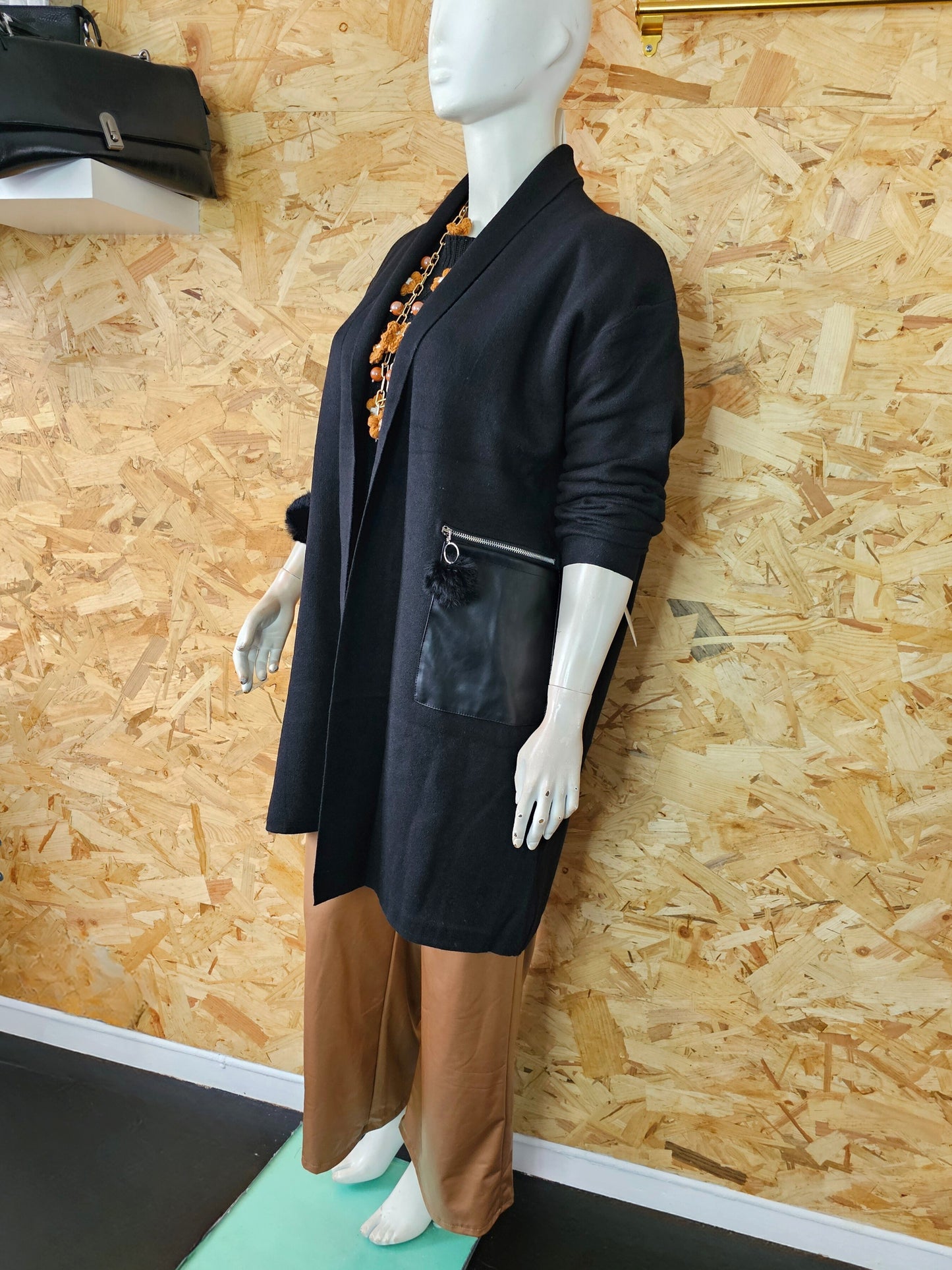 Veste longue en lainage et poches simili cuir