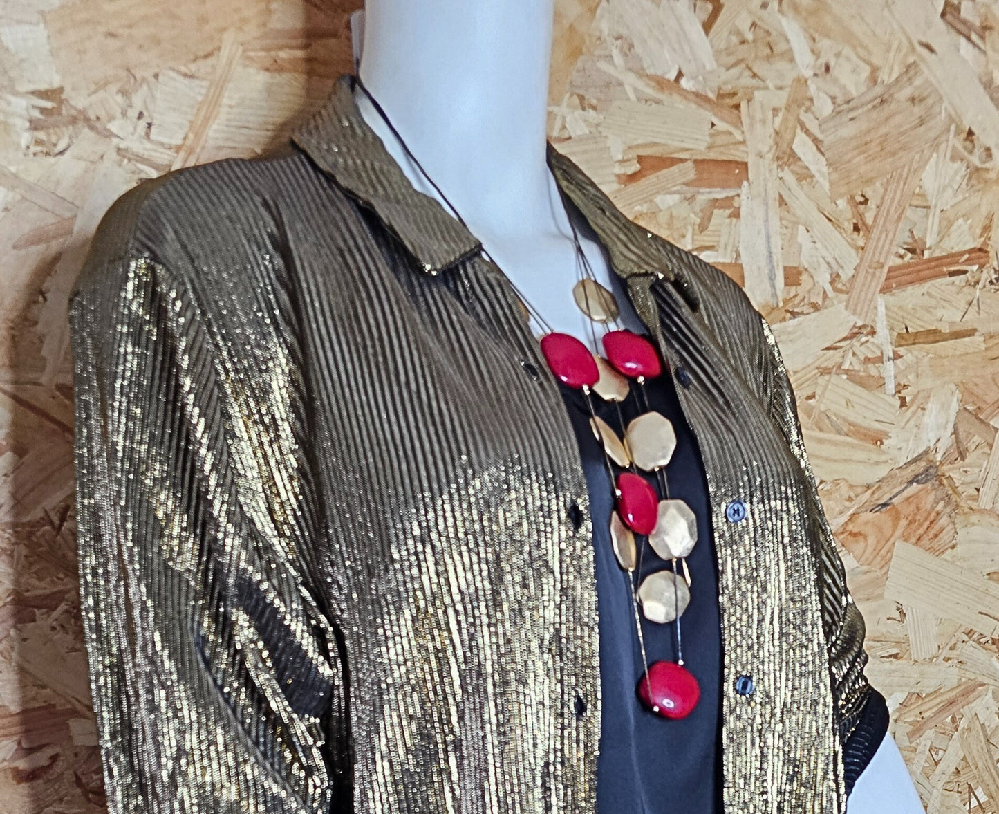 Chemisé dorée aspect "gaufré"