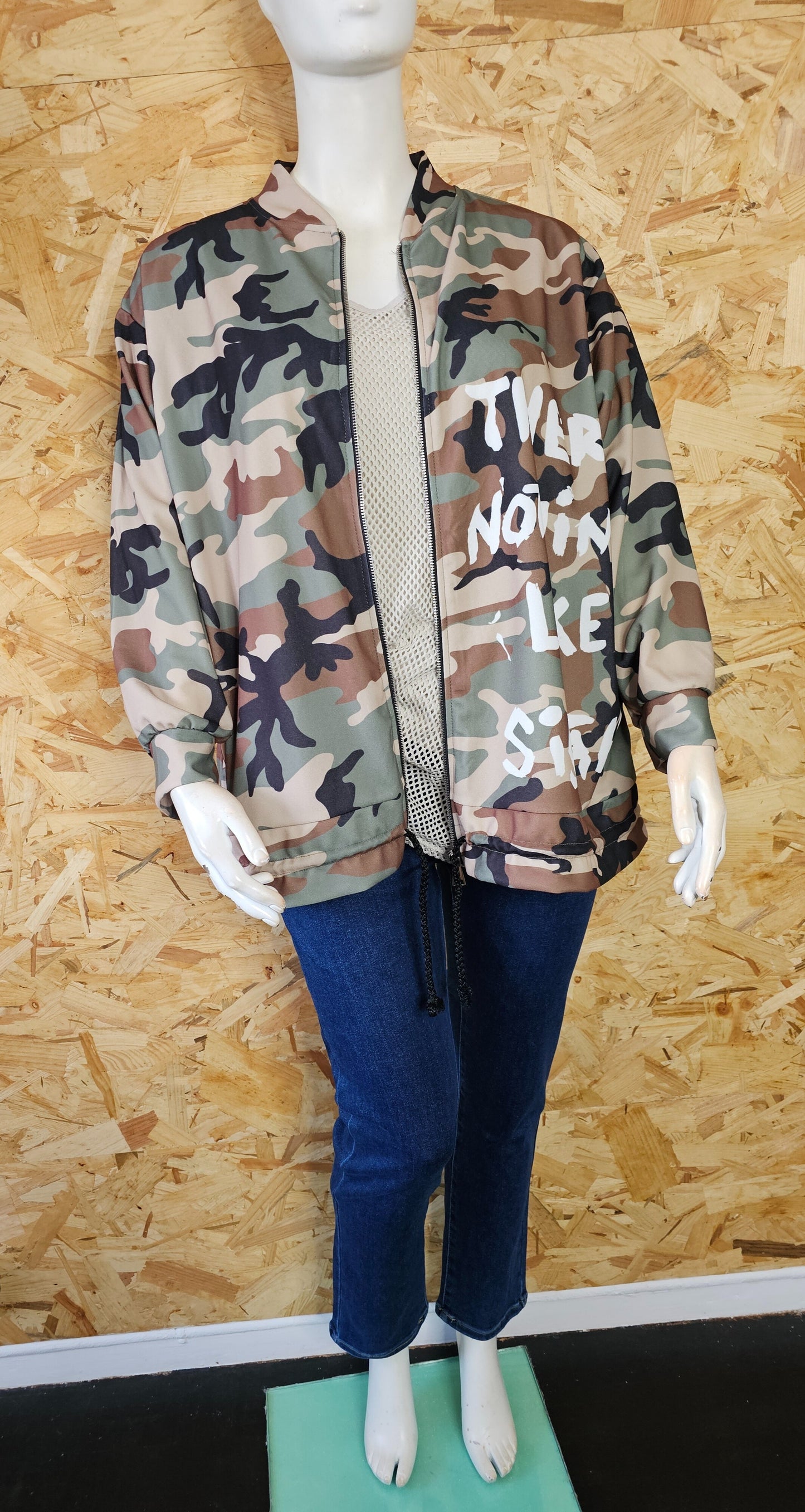 Veste type bombers, inspiration militaire