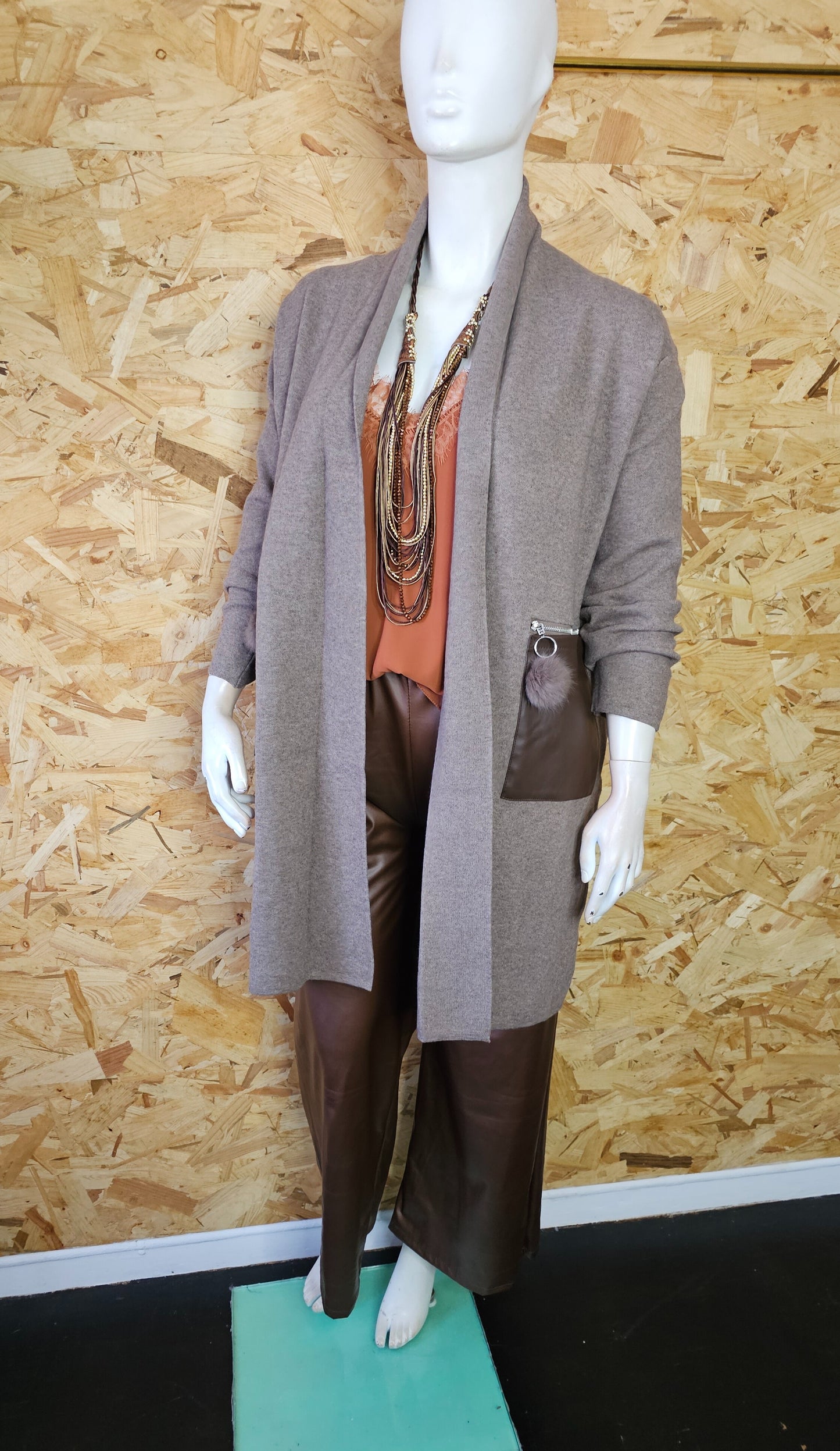 Veste longue en lainage et poches simili cuir