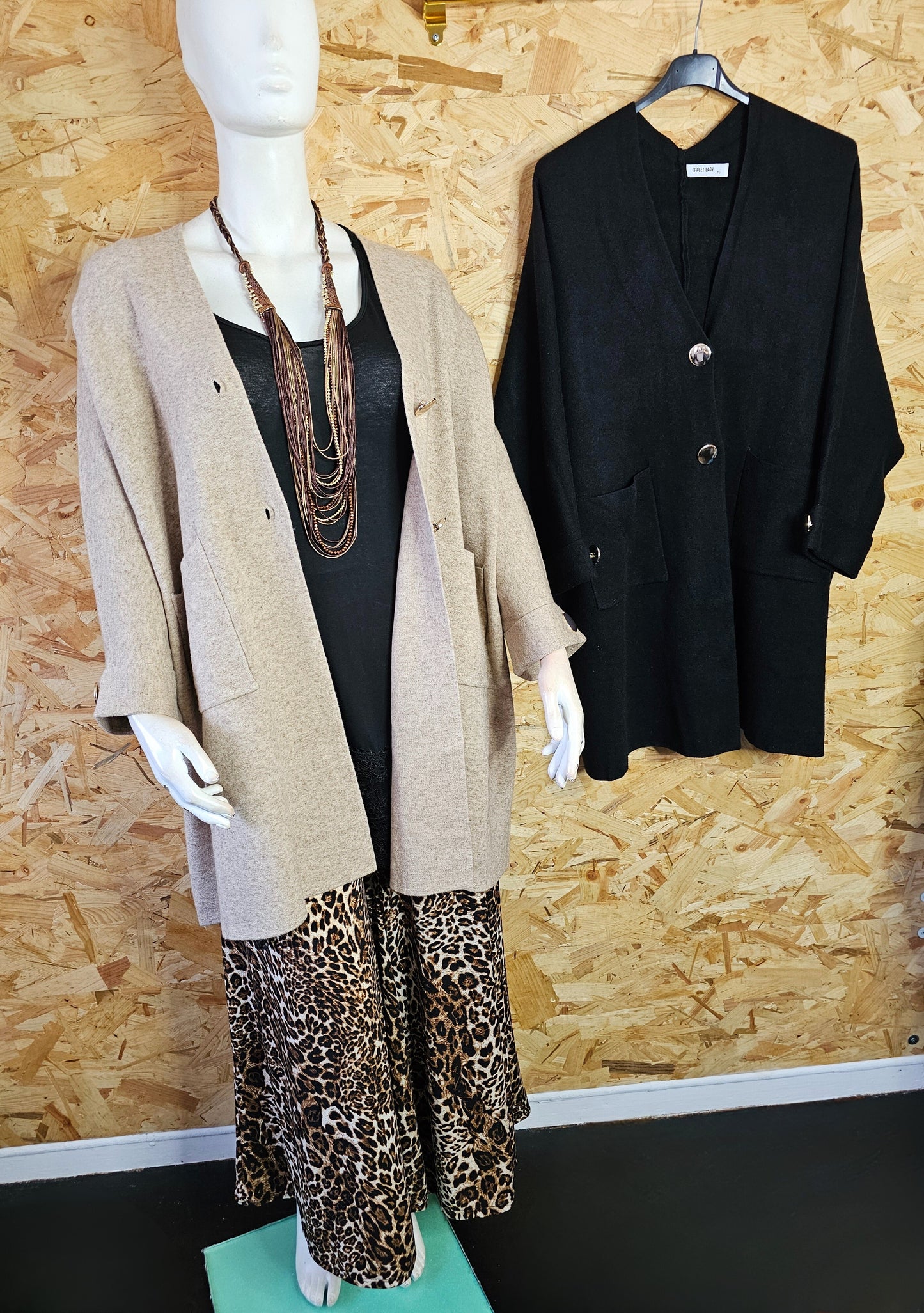 Veste en lainage boutonnée de haute qalité