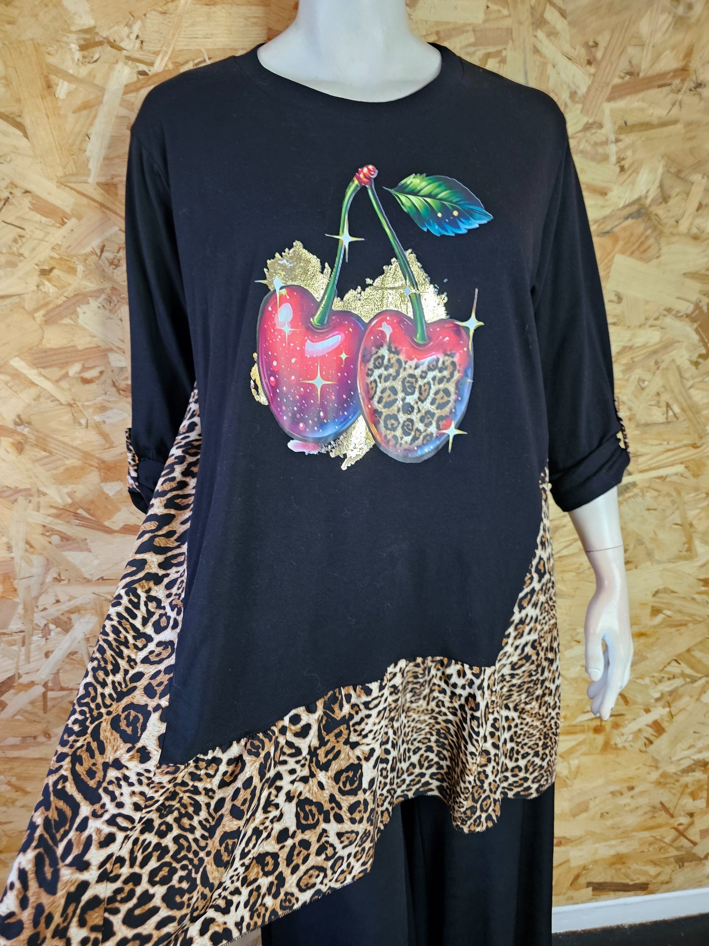 Sweat cerises et léopard, aspect 2 en un