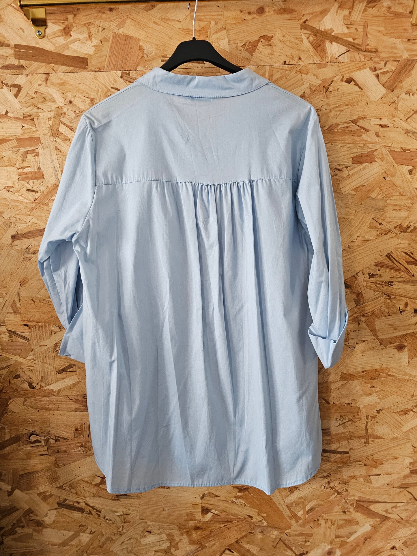 Chemisier de coton bleu ciel