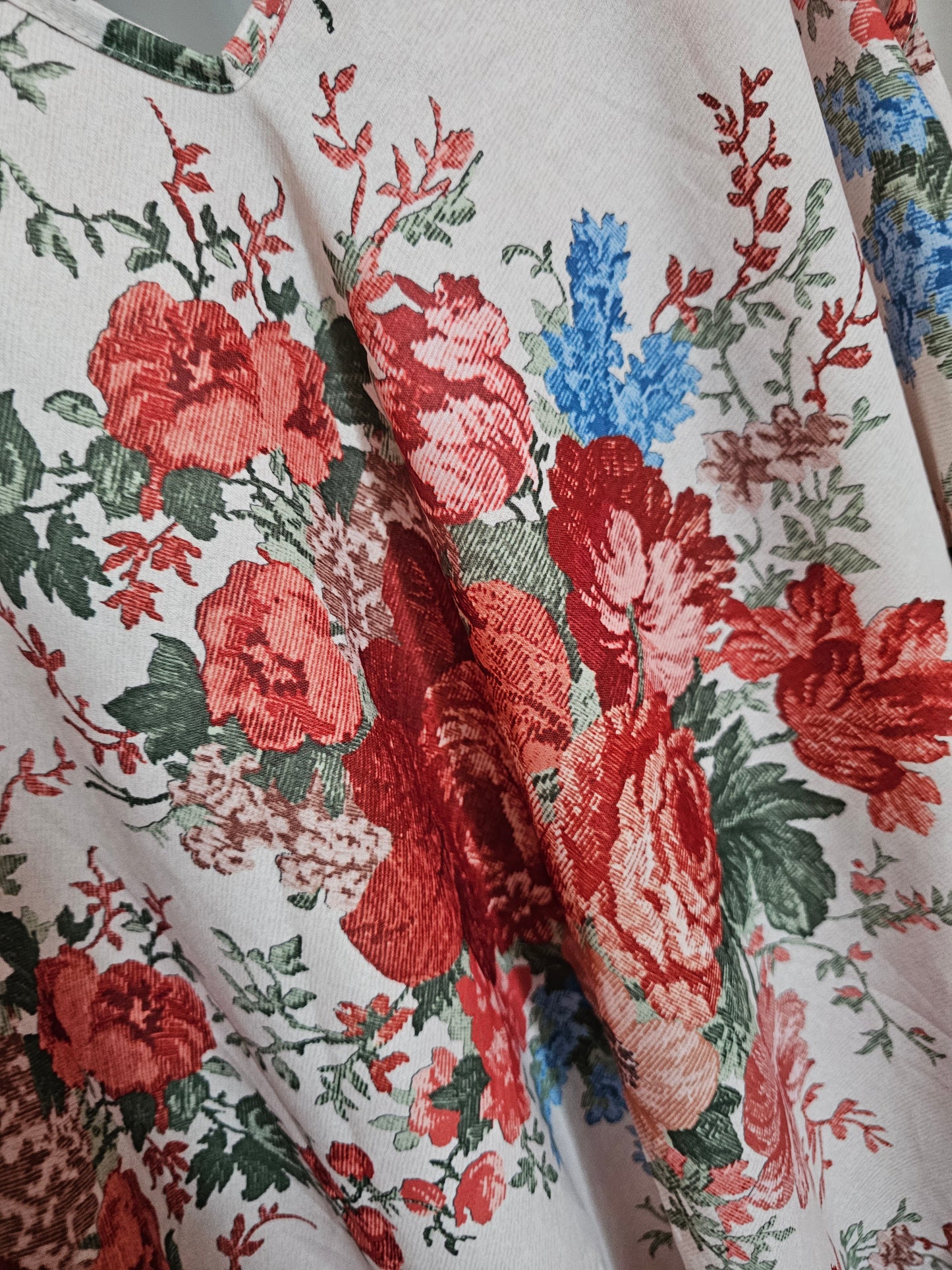 Débardeur fleuri coupe super évasée