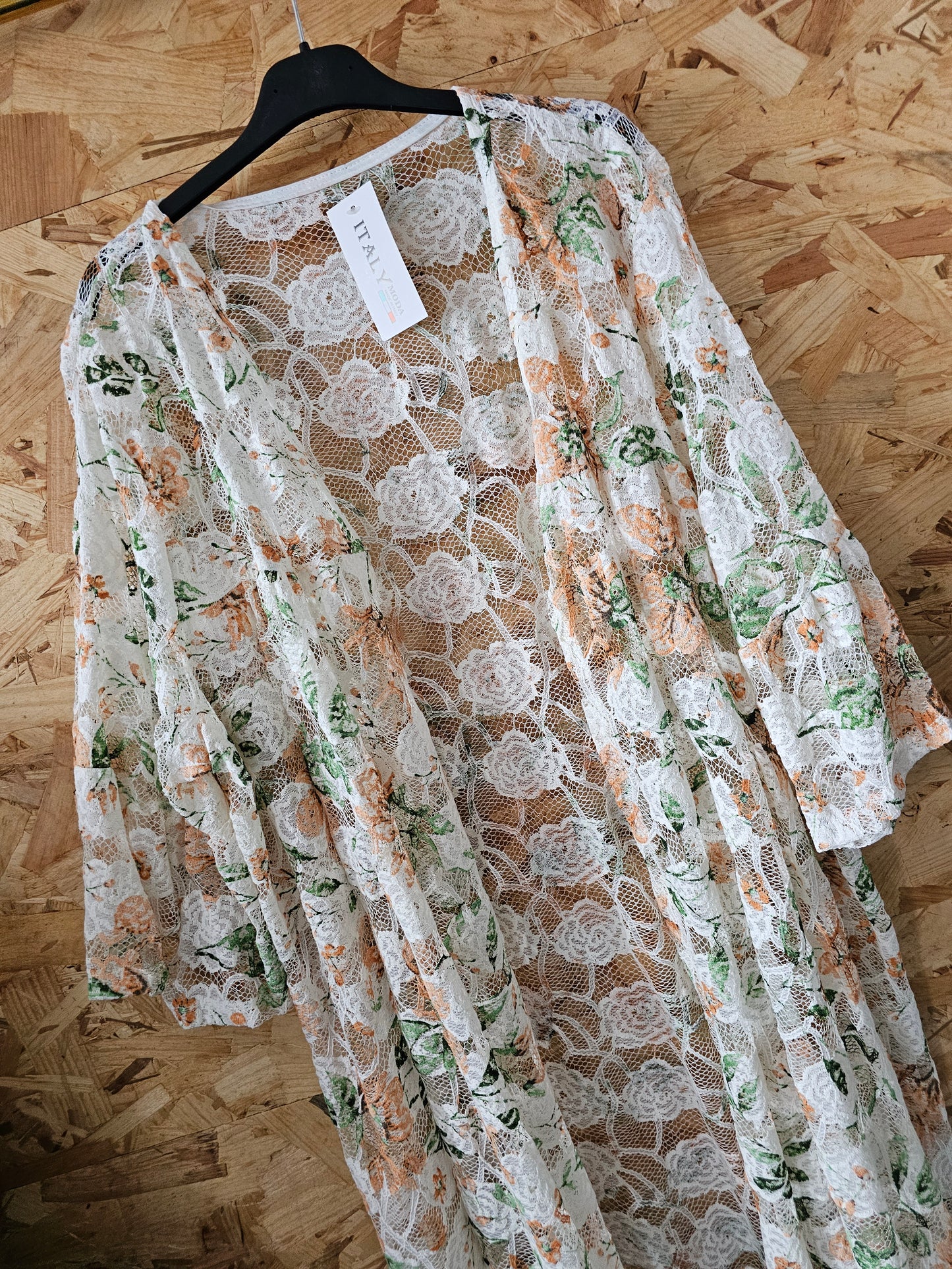 Veste de dentelle fleurie