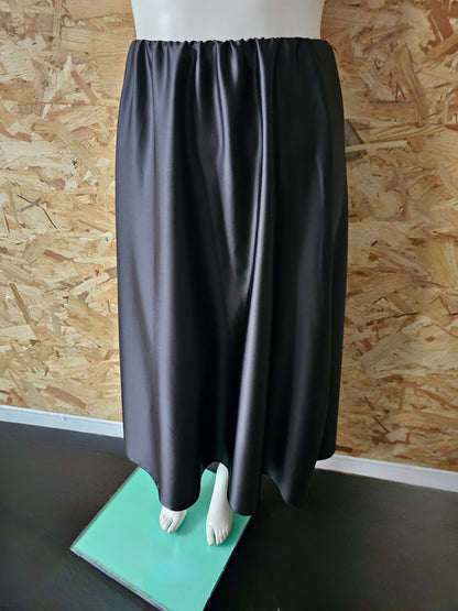 Jupe longue dans un beau satin