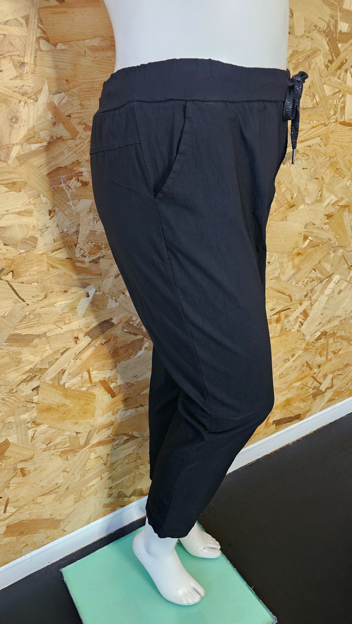 Pantalon ultra stretch dit "magique"