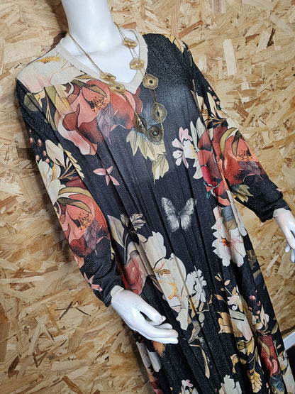 Robe longue évasée plissée, motifs floraux