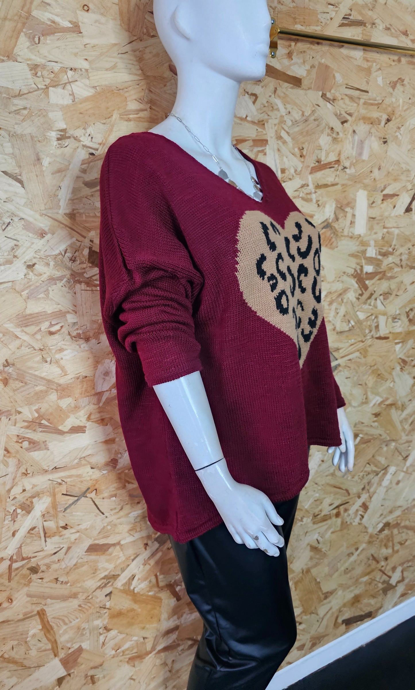 Pull uni coeur léopard