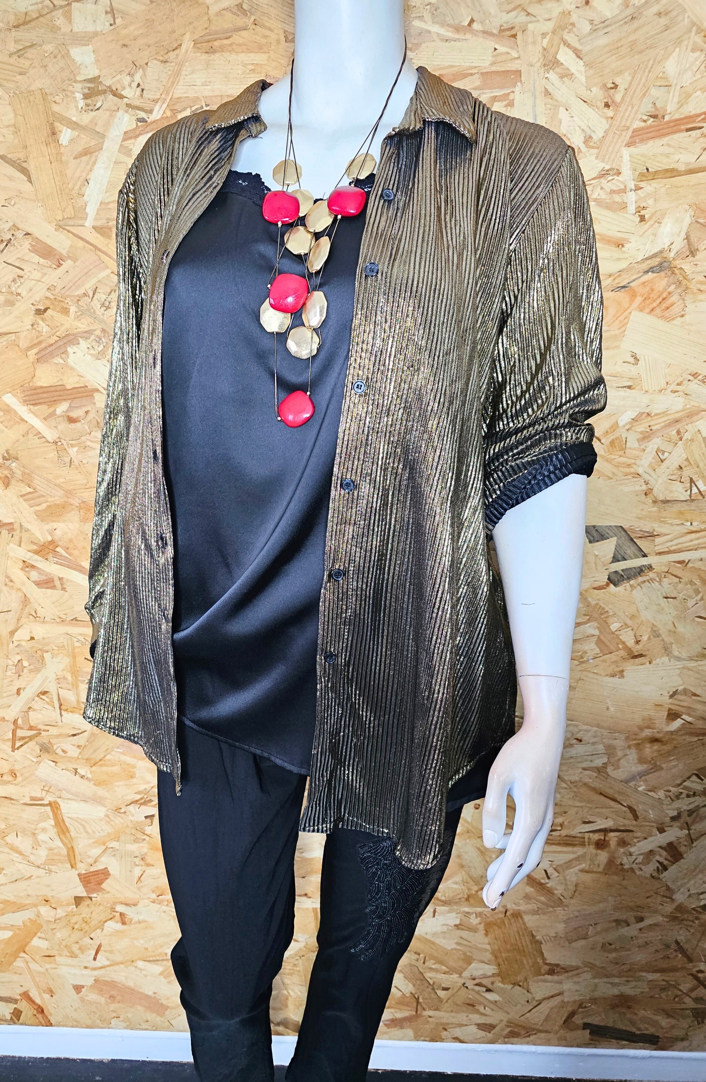 Chemisé dorée aspect  "gaufré"