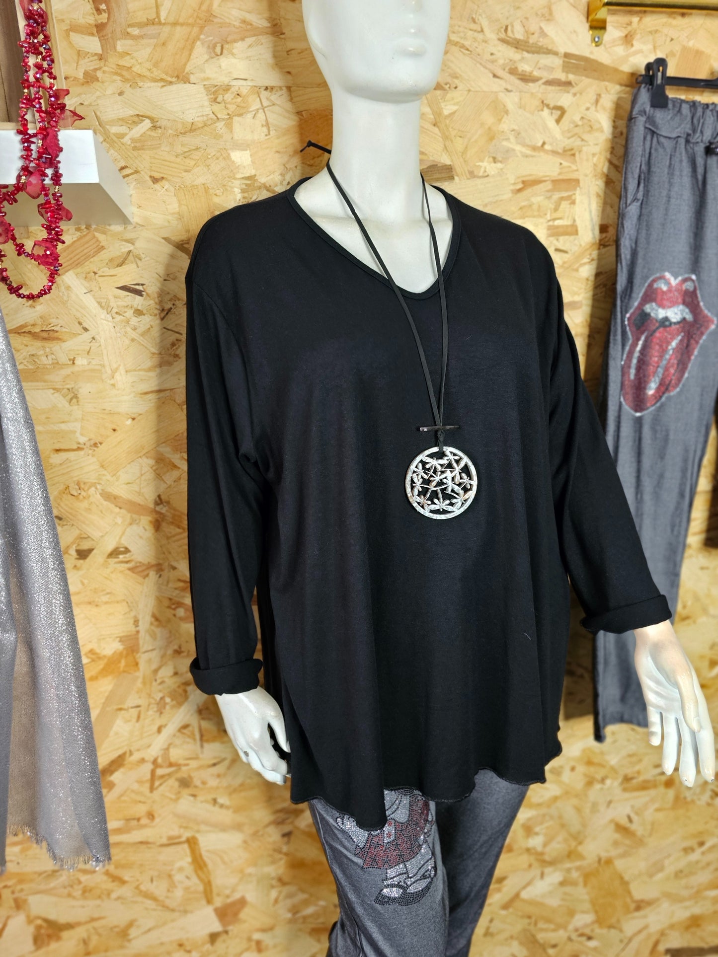 PULL COL V , coupe évasée