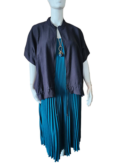 Veste contemporaine zippée, manches courtes
