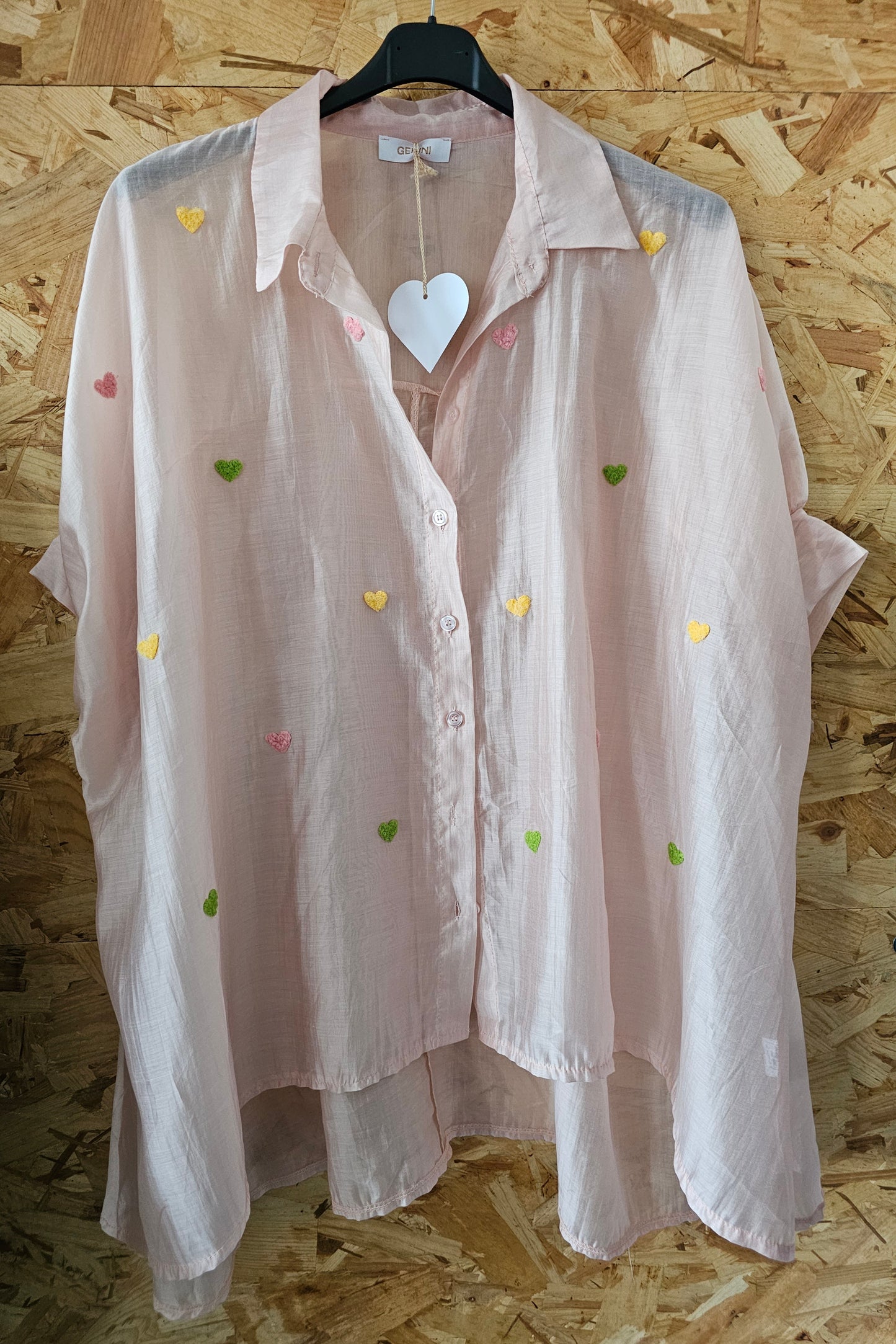 Chemise ou surchemise cerises ou coeurs