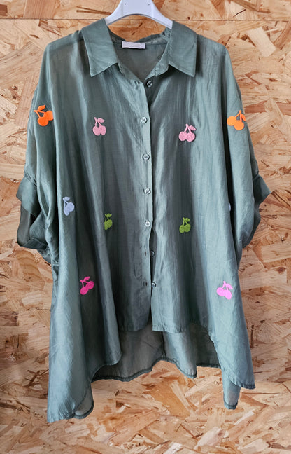 Chemise ou surchemise cerises ou coeurs