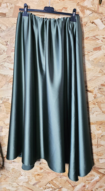Jupe longue dans un beau satin