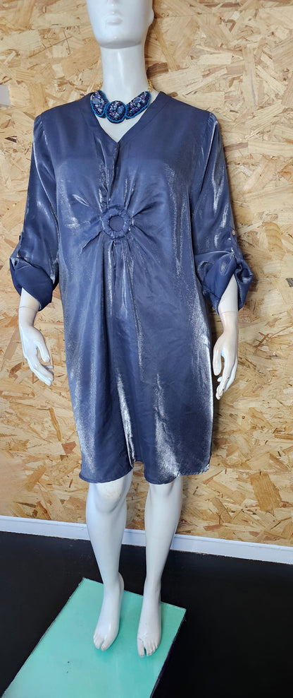 Robe laquée bleu argent