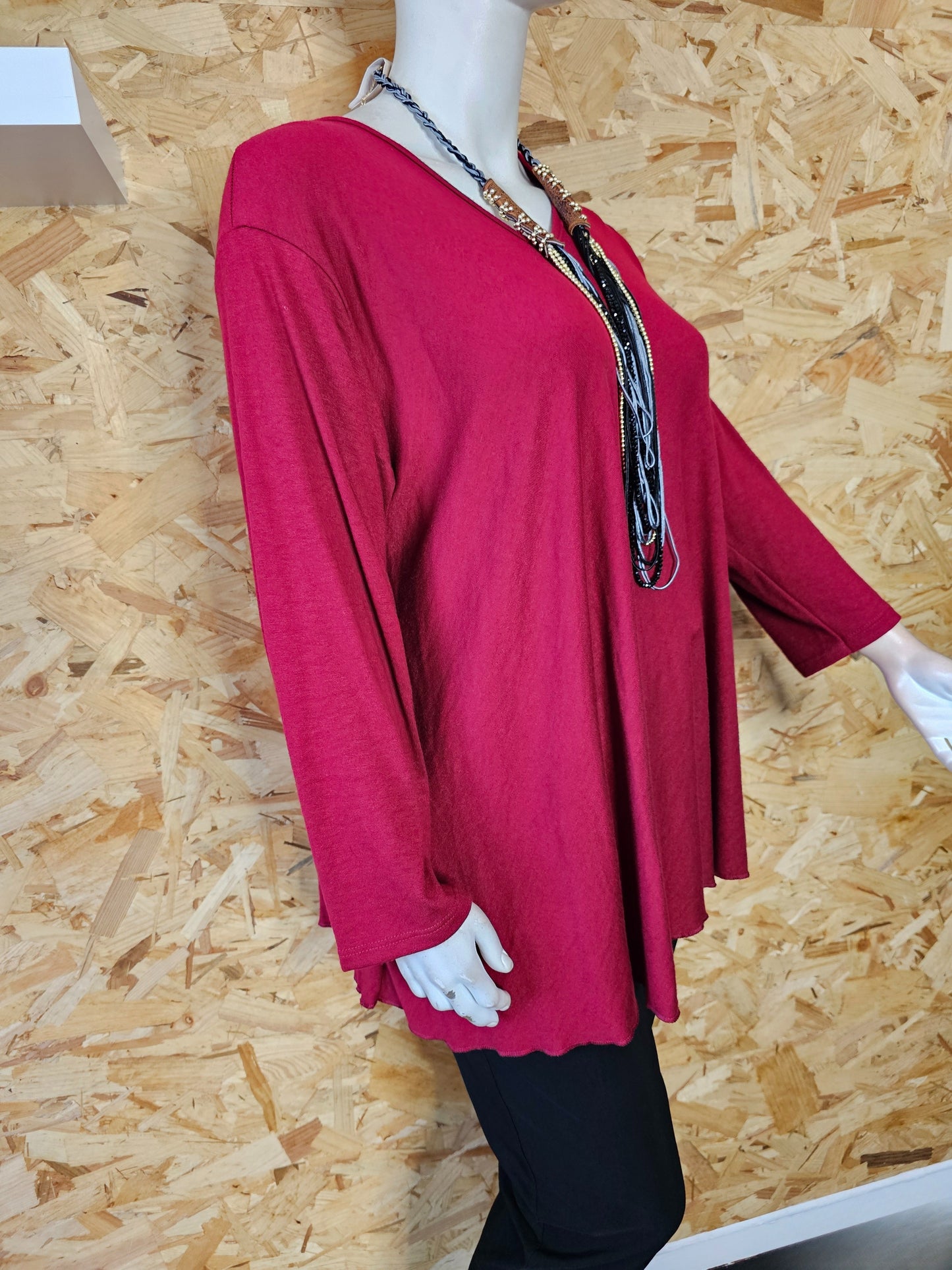 PULL COL V , coupe évasée