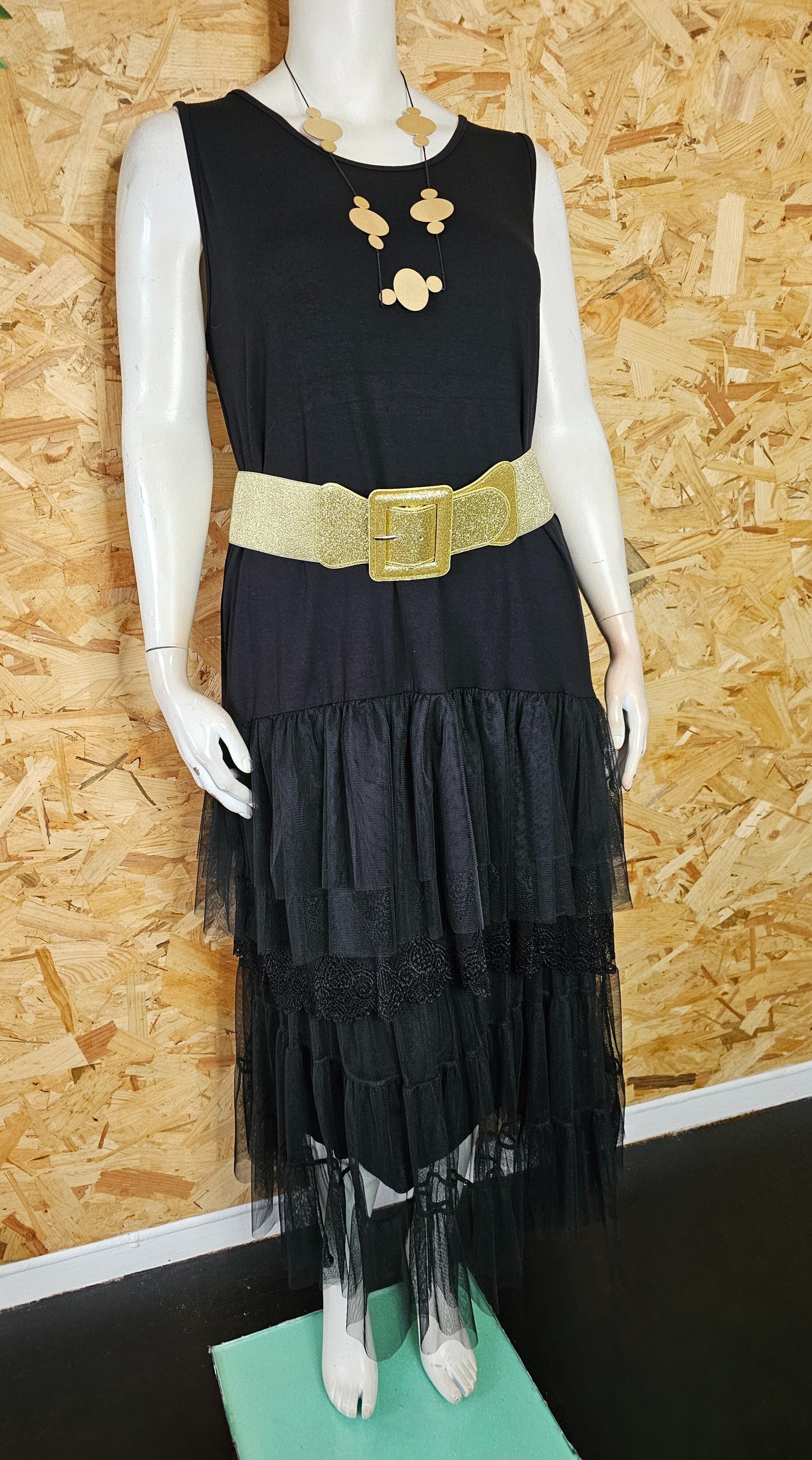 Robe ou Fond de robe tulle et dentelle