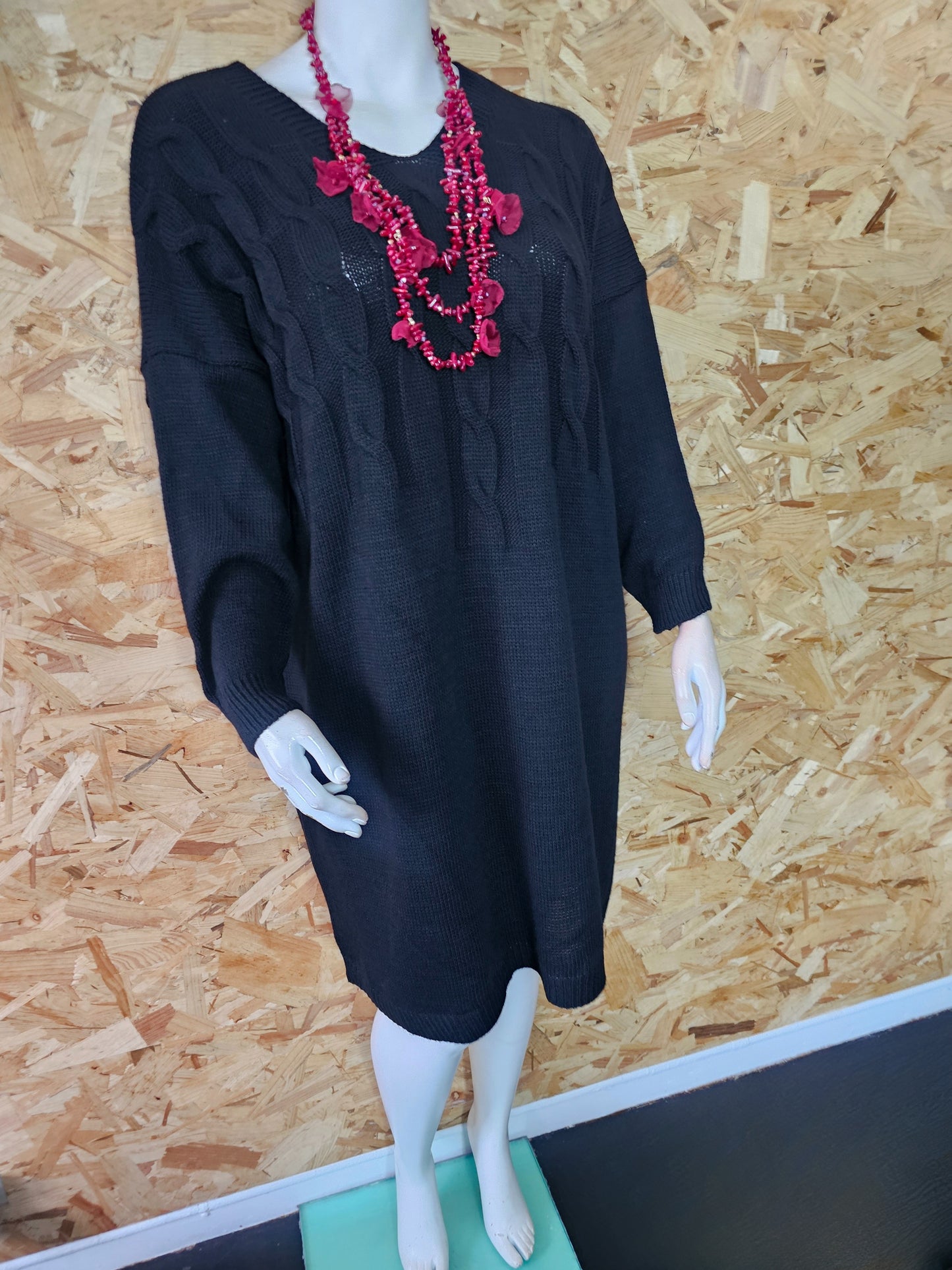 Robe pulls torsadée sur le buste