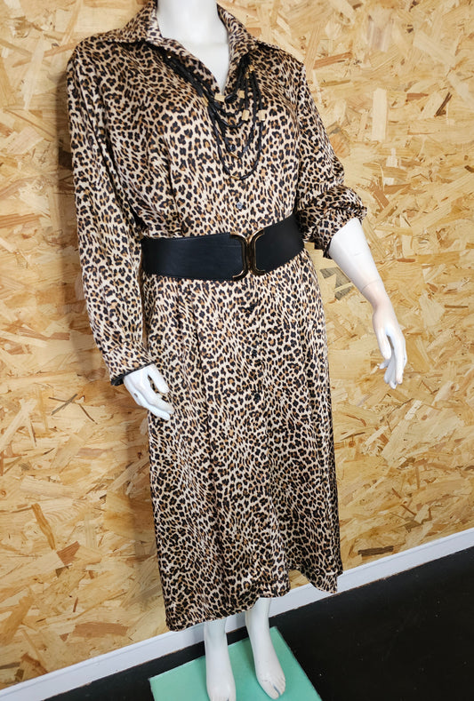 Robe chemise léopard satinée