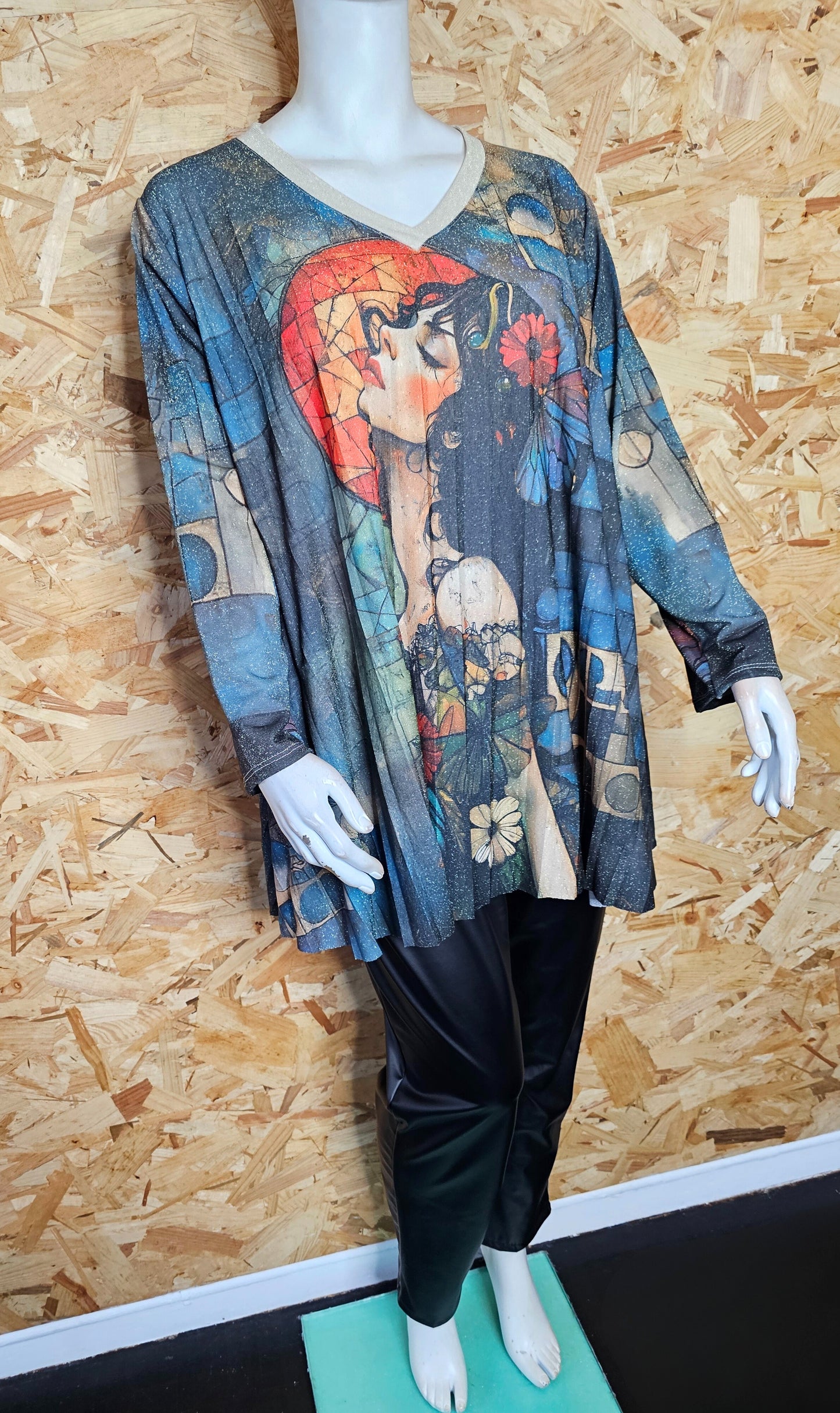 Tunique évasée, plissée motif "art déco"