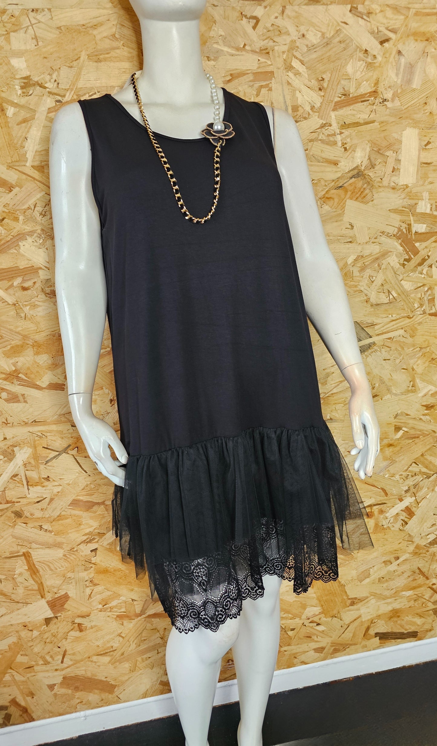 Robe ou Fond de robe tulle et dentelle