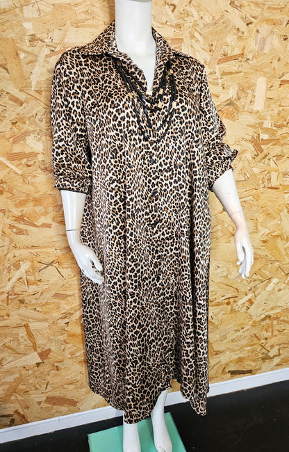 Robe chemise léopard satinée