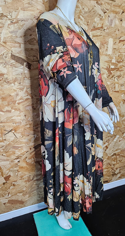 Robe longue évasée plissée, motifs floraux