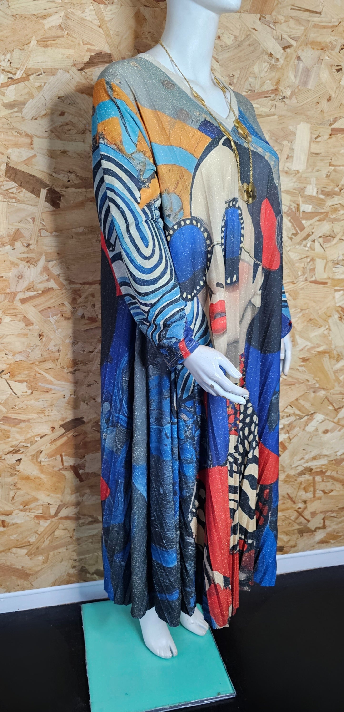 Robe longue plissée évasée, "portrait femme"