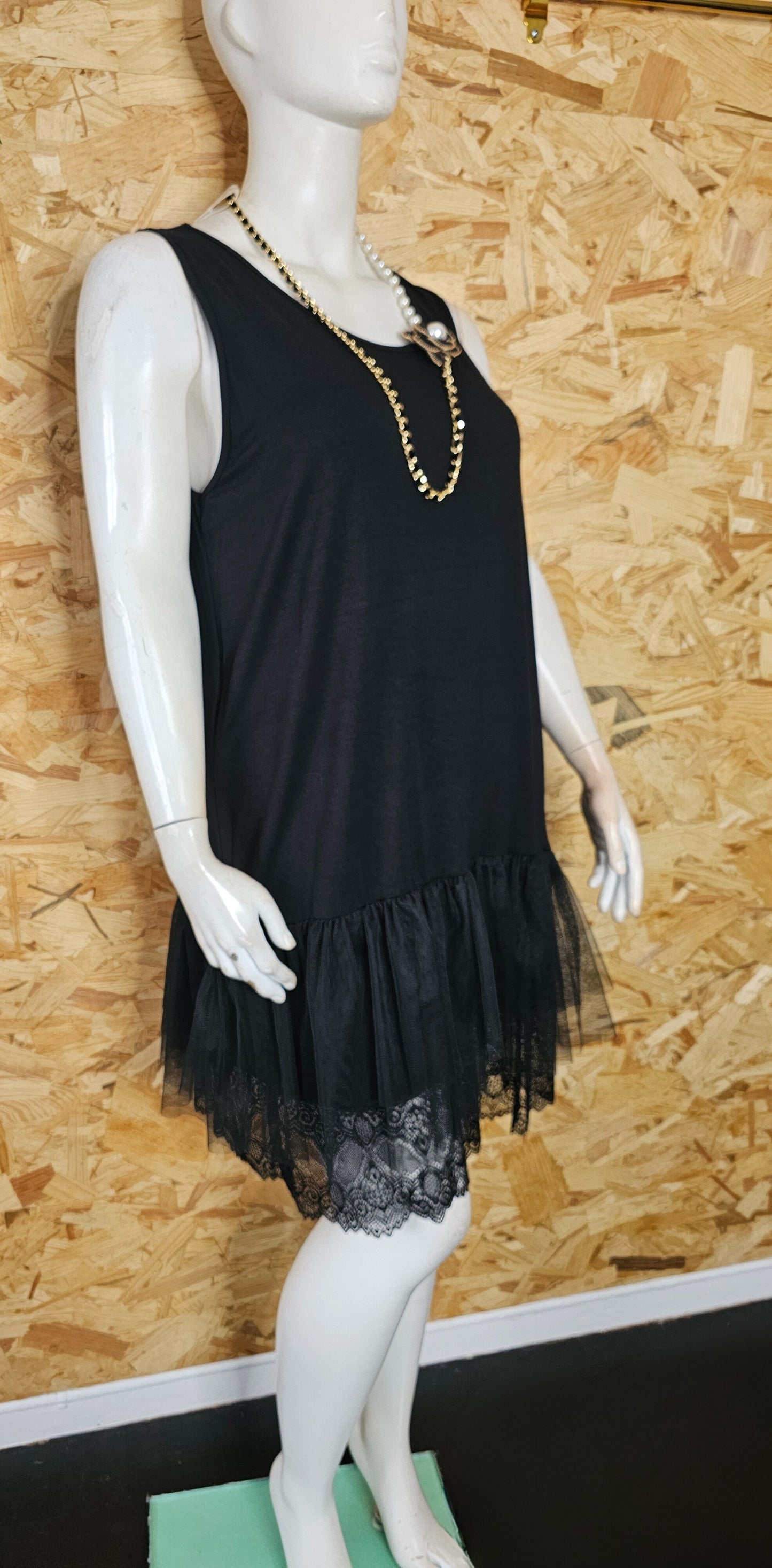 Robe ou Fond de robe tulle et dentelle