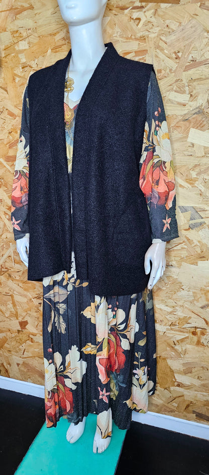 Robe longue évasée plissée, motifs floraux