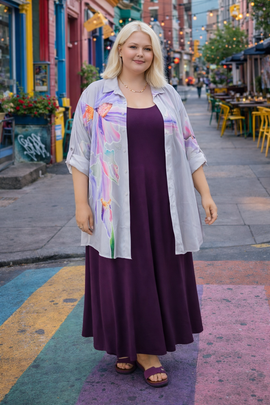 chemise longue fleurs sur fond gris perle