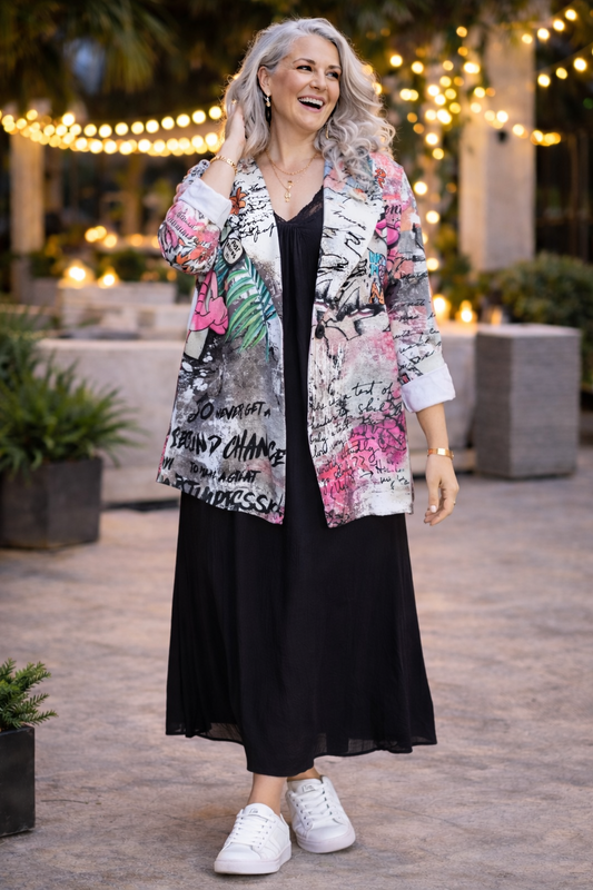 Blazer panthère rose et graffitis