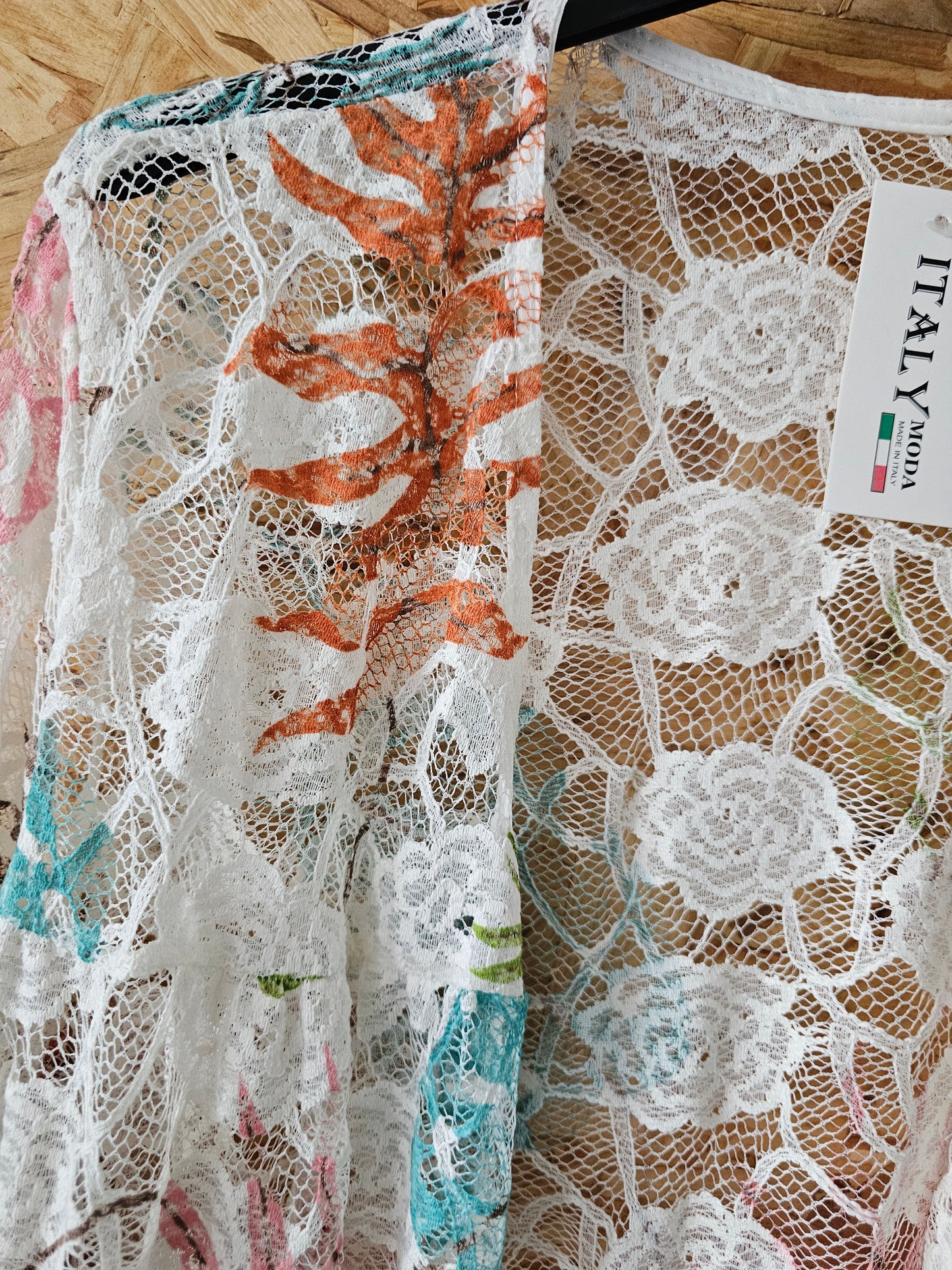 Veste de dentelle motifs végétaux