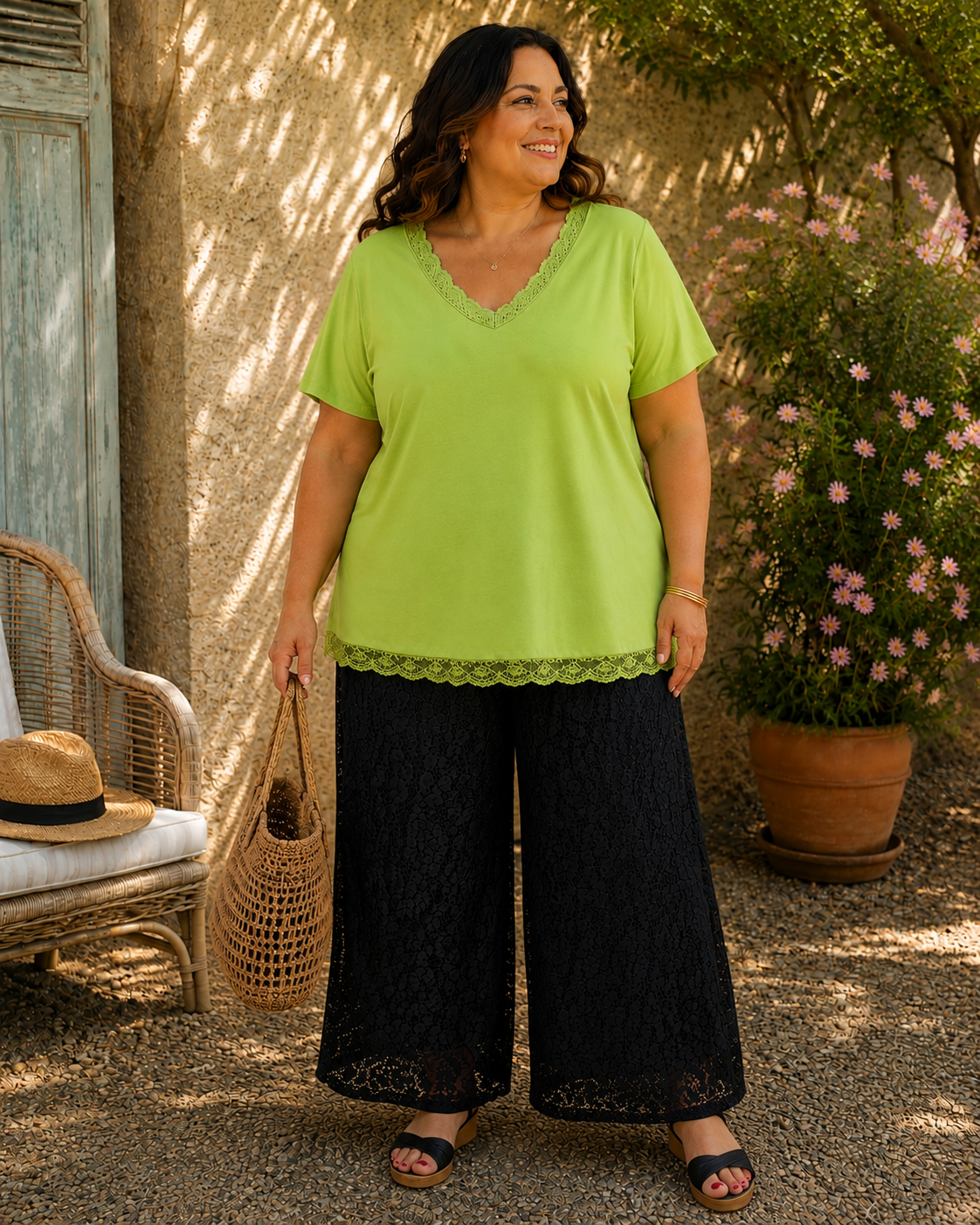 Pantalon large de dentelle
