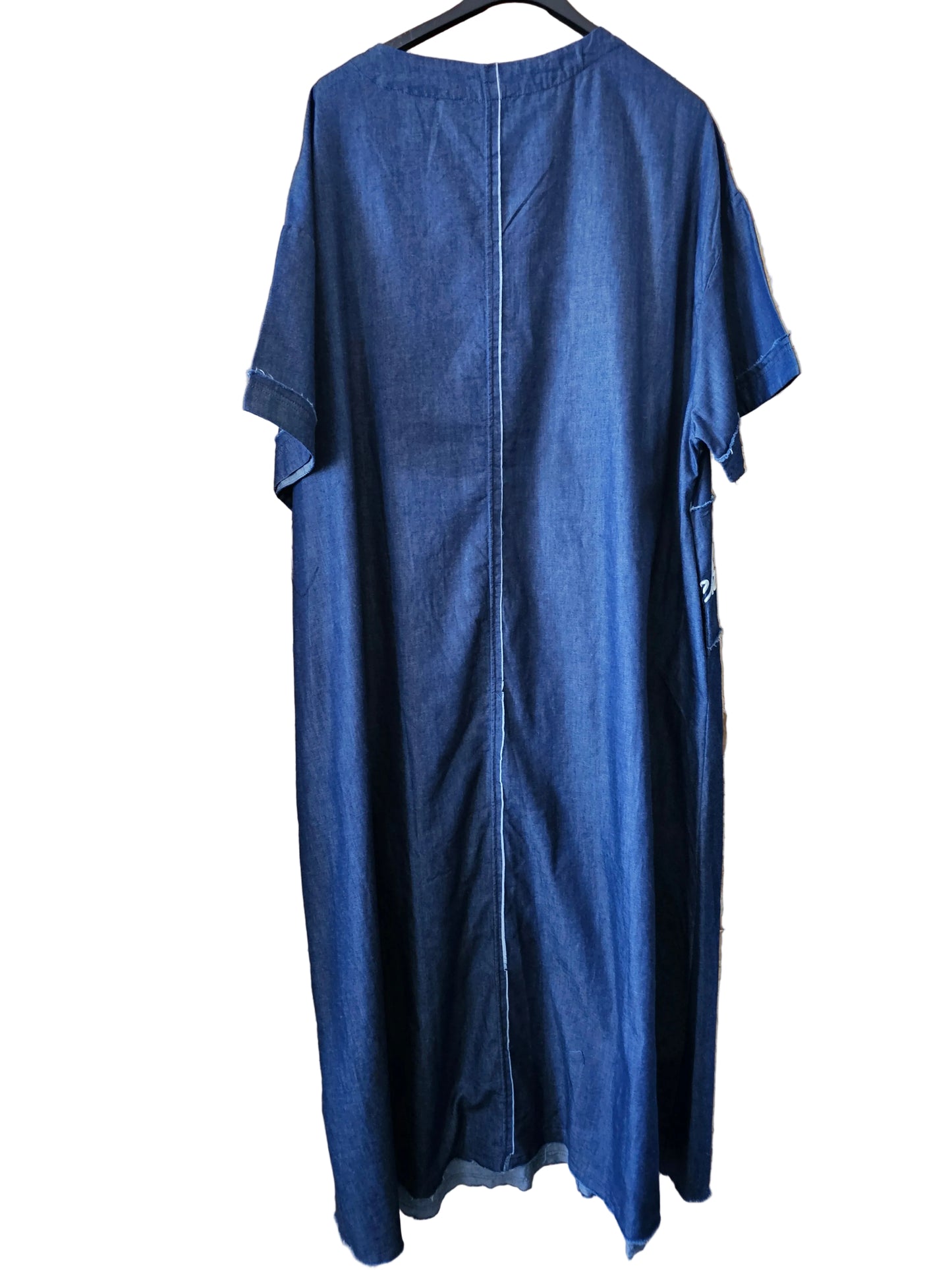 Robe en jean, patchs brodés