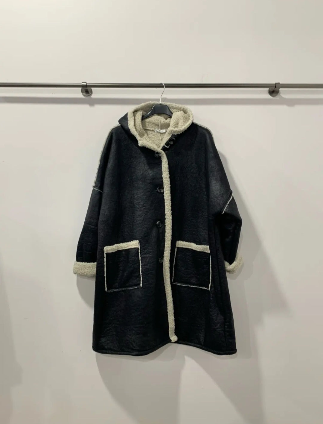 Manteau façon peau retournée