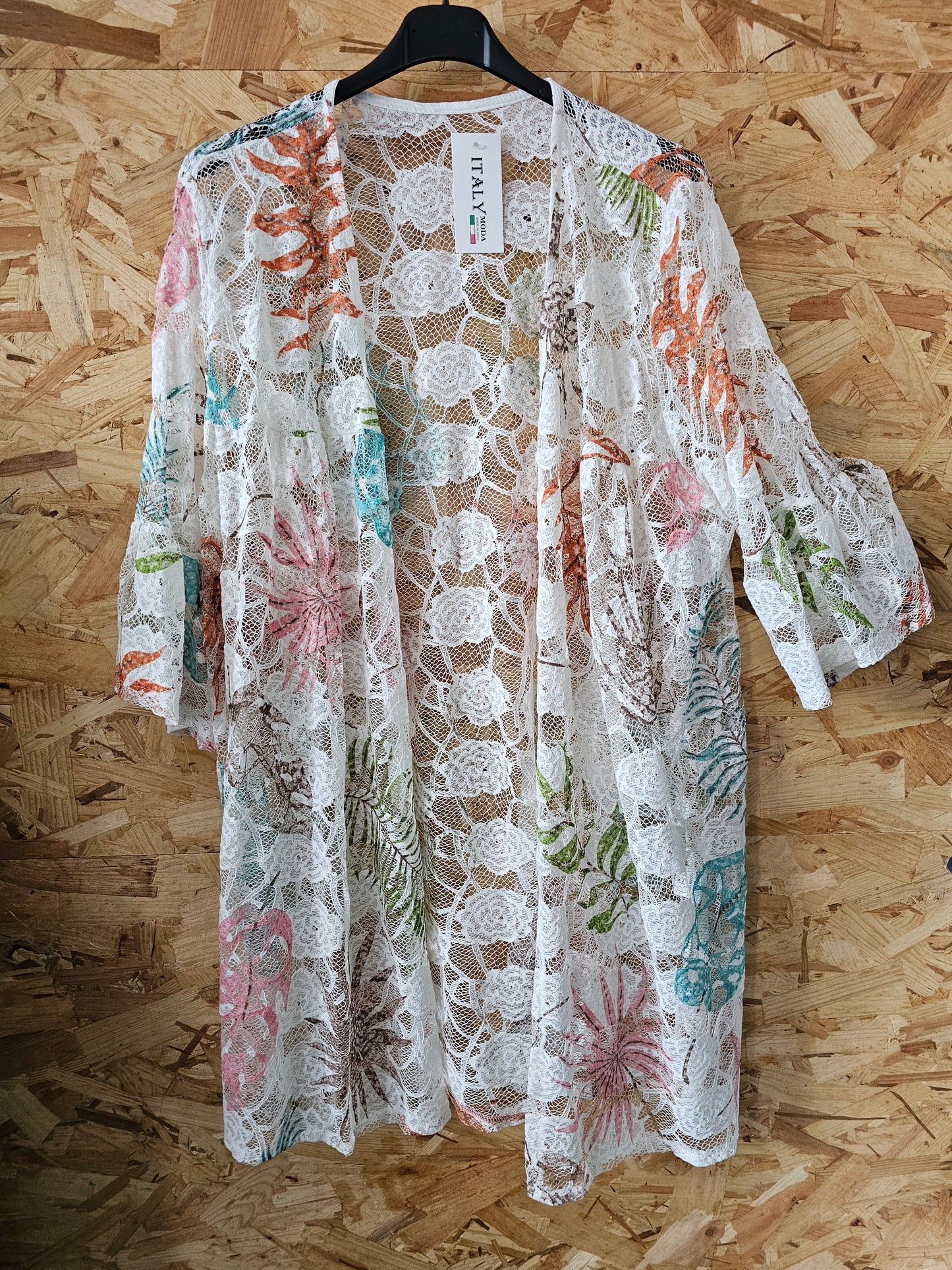 Veste de dentelle motifs végétaux