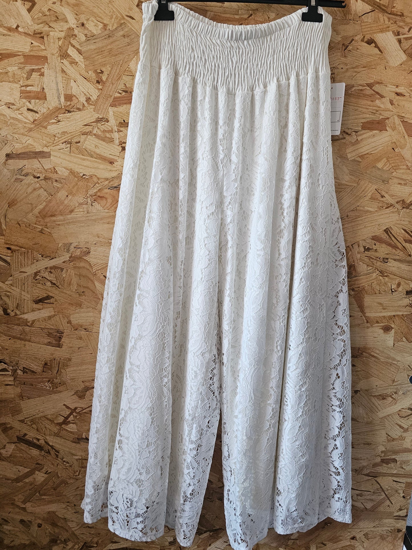Pantalon large de dentelle
