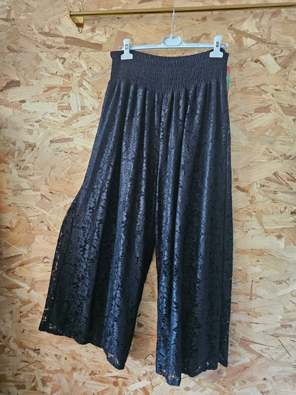 Pantalon large de dentelle
