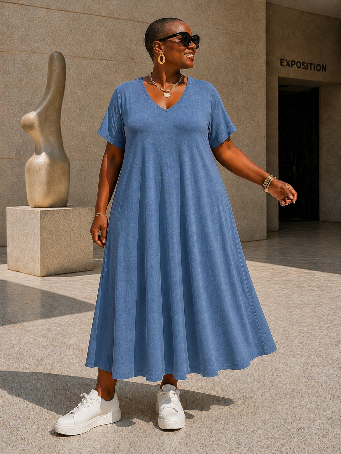 Robe longue col V , coupe évasée