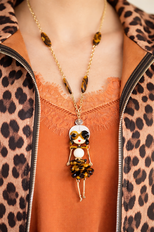 collier poupée articulée, motif léopard