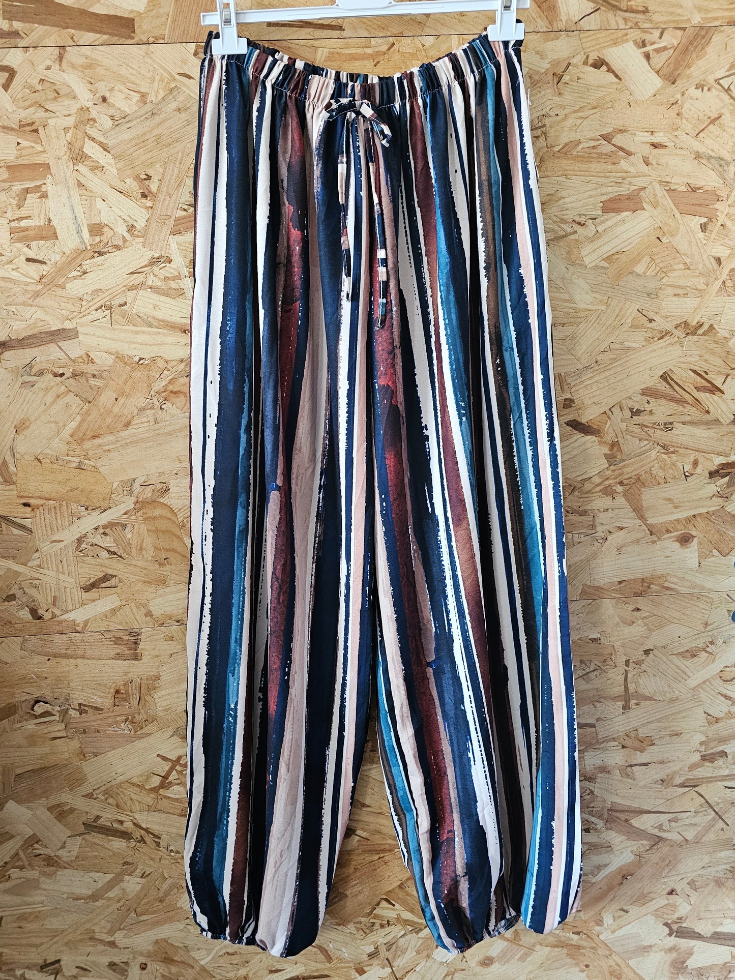 Pantalon bombacho rayé