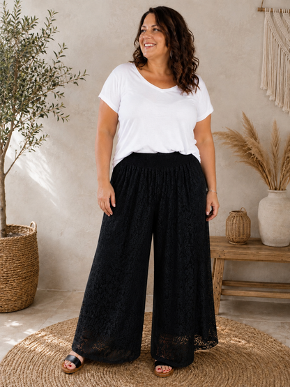 Pantalon large de dentelle