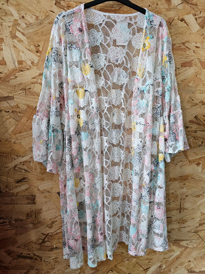Veste kimono de dentelle colorée