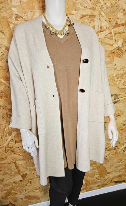 Veste en lainage boutonnée de haute qalité