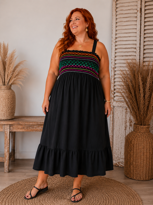 Robe noire buste smocké fils couleurs