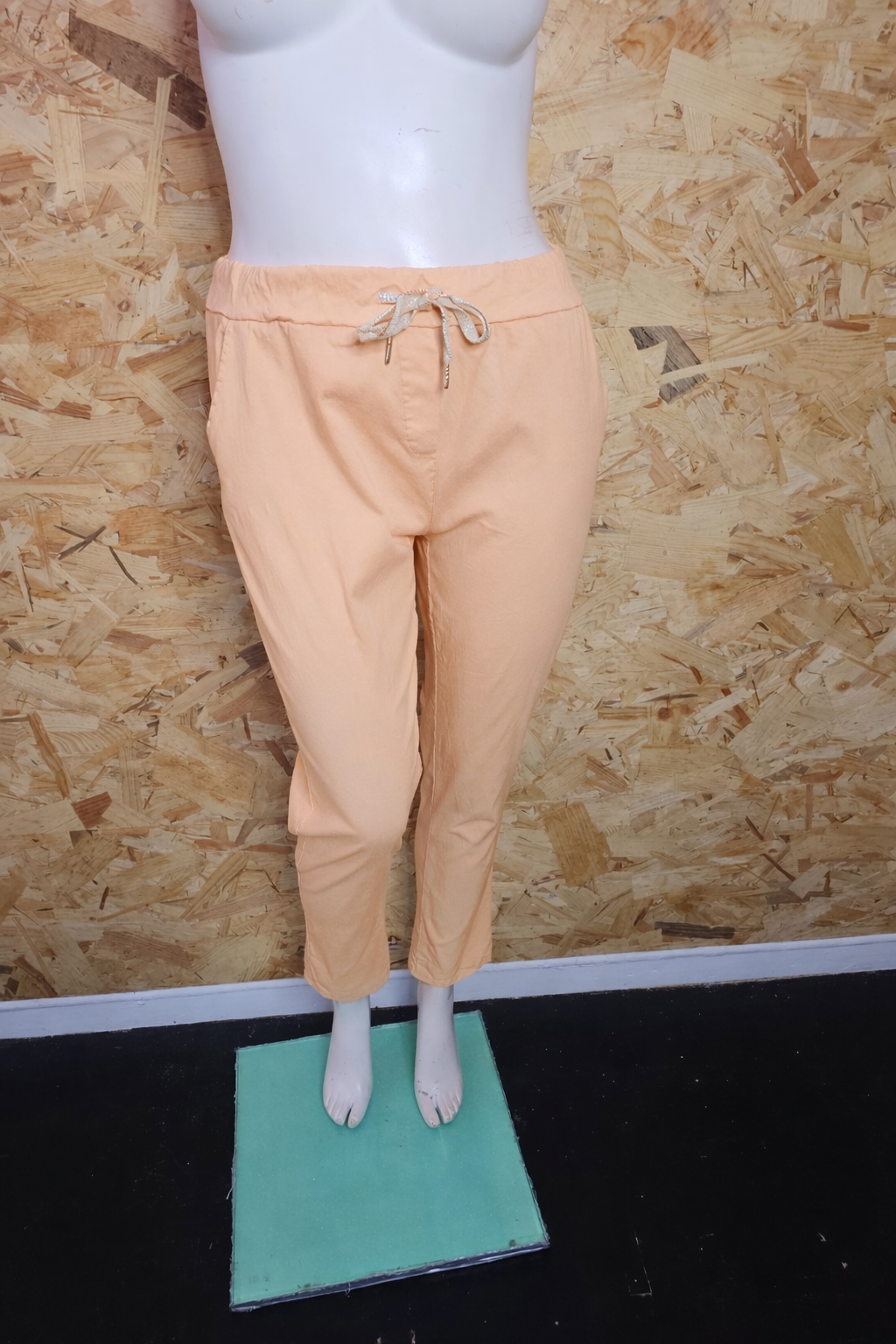 Pantalon ultra stretch dit "magique"